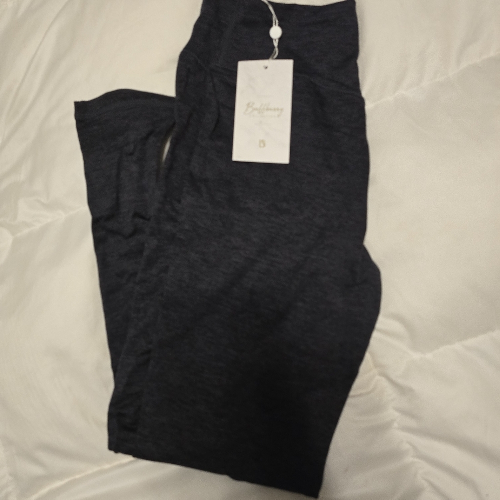 NEW with tags grey buffbunny leggings